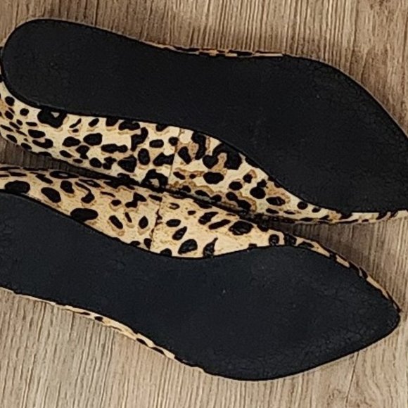 Steve Madden Feather Leopard Flats - Size 7 - Picture 3 of 3